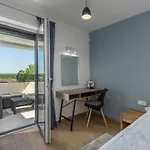 Vila Lucija *