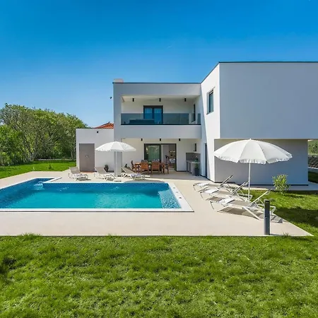 Villa Lucija