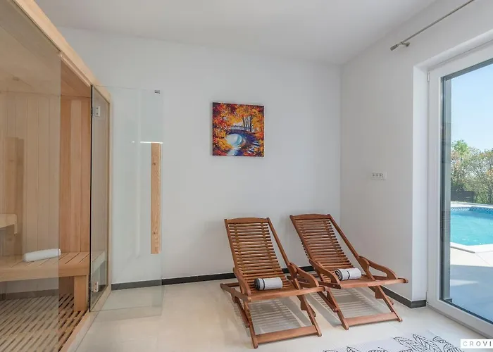 Lucija Βίλα Marčana